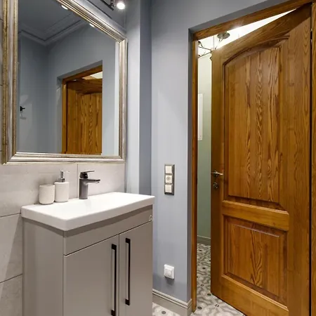 Quiet Garden Deluxe Apartment *