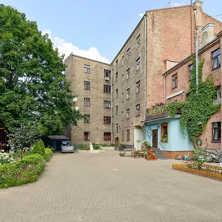 Apartment Quiet Garden Deluxe Riga